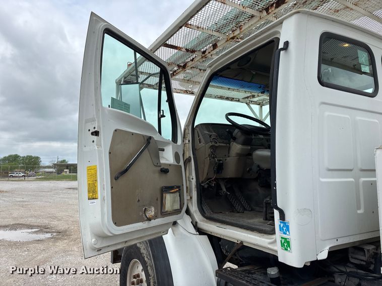 image for item FG0249 2001 Sterling Truck L7500 Series bucket truck