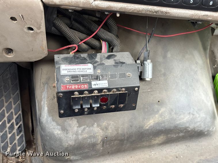 image for item FG0249 2001 Sterling Truck L7500 Series bucket truck