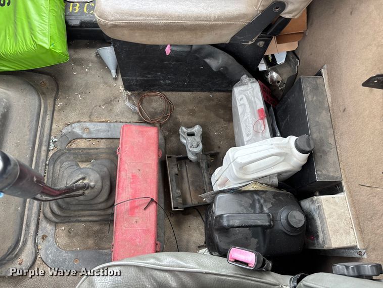 image for item FG0249 2001 Sterling Truck L7500 Series bucket truck