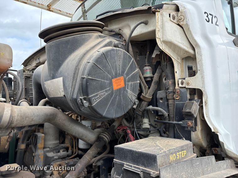 image for item FG0249 2001 Sterling Truck L7500 Series bucket truck