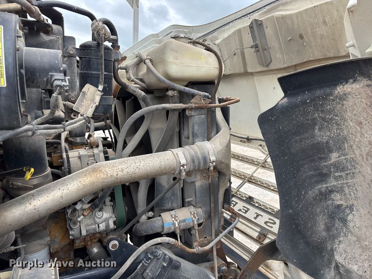 image for item FG0249 2001 Sterling Truck L7500 Series bucket truck