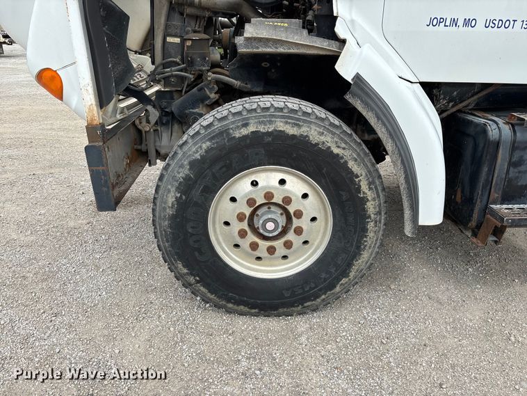 image for item FG0249 2001 Sterling Truck L7500 Series bucket truck