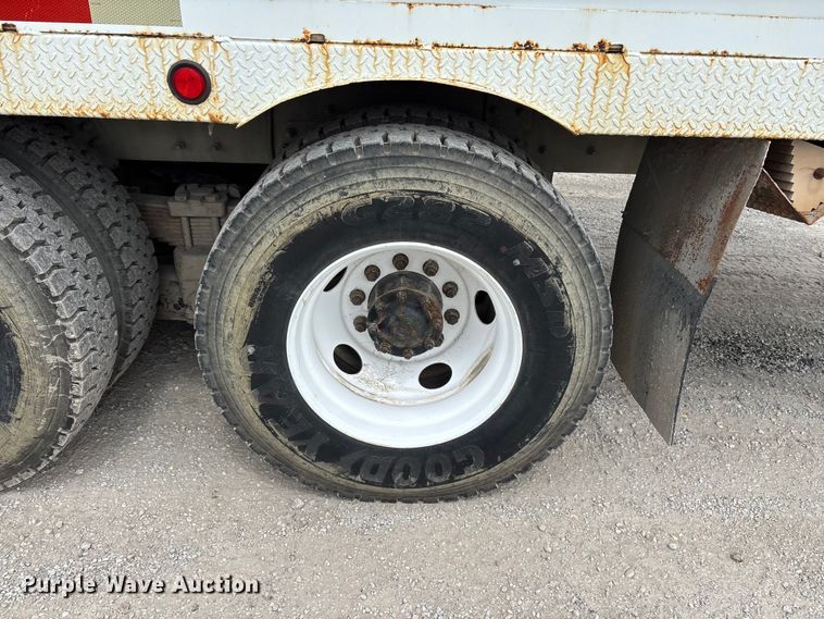 image for item FG0249 2001 Sterling Truck L7500 Series bucket truck