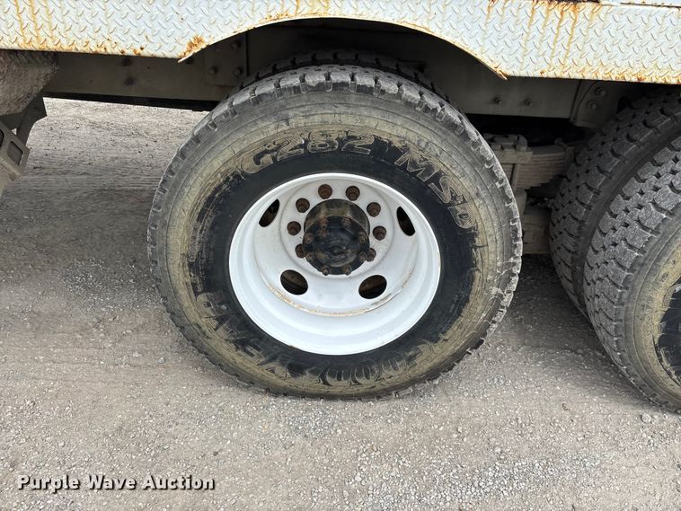 image for item FG0249 2001 Sterling Truck L7500 Series bucket truck