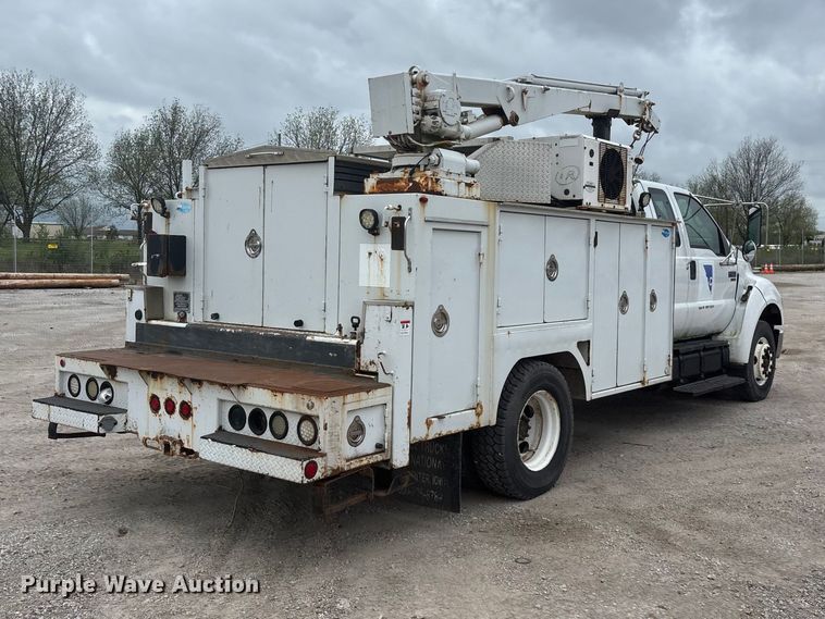image for item FG0250 2006 Ford F650 utility / service truck