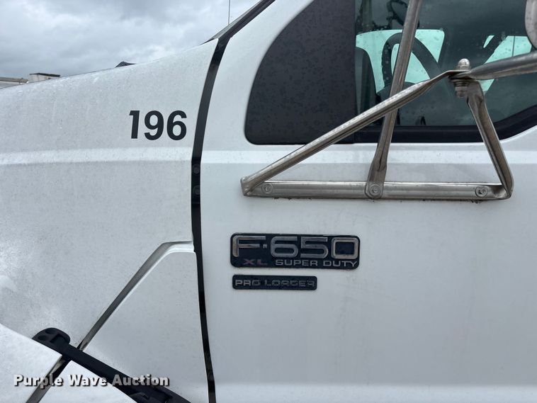 image for item FG0250 2006 Ford F650 utility / service truck