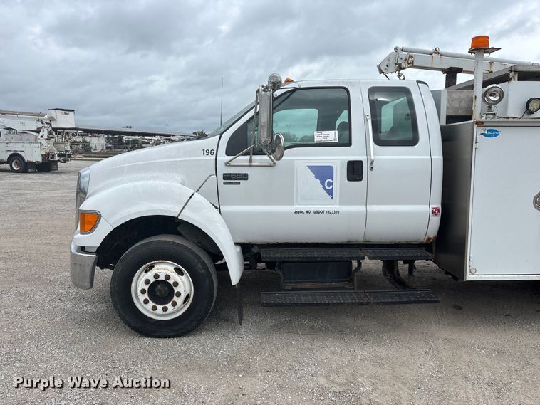 image for item FG0250 2006 Ford F650 utility / service truck