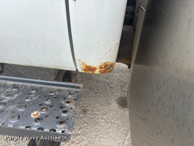 image for item FG0250 2006 Ford F650 utility / service truck