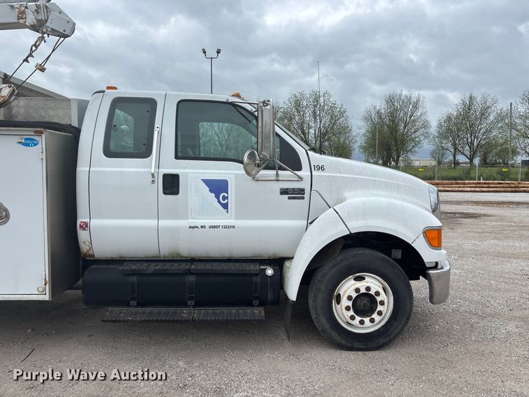 image for item FG0250 2006 Ford F650 utility / service truck