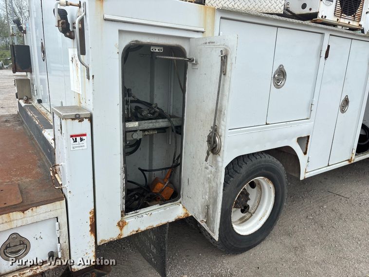 image for item FG0250 2006 Ford F650 utility / service truck