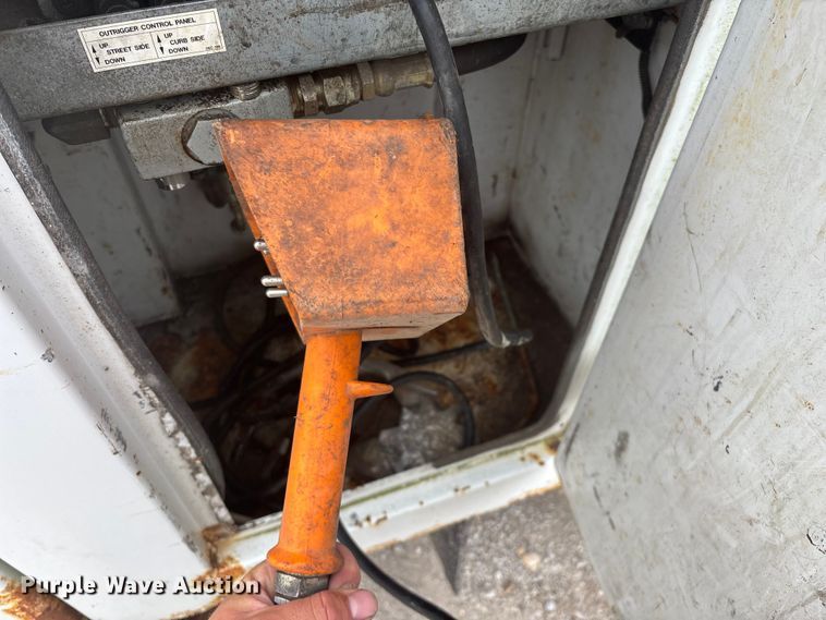 image for item FG0250 2006 Ford F650 utility / service truck