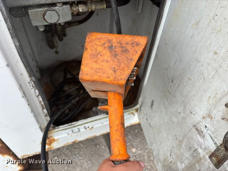 image for item FG0250 2006 Ford F650 utility / service truck