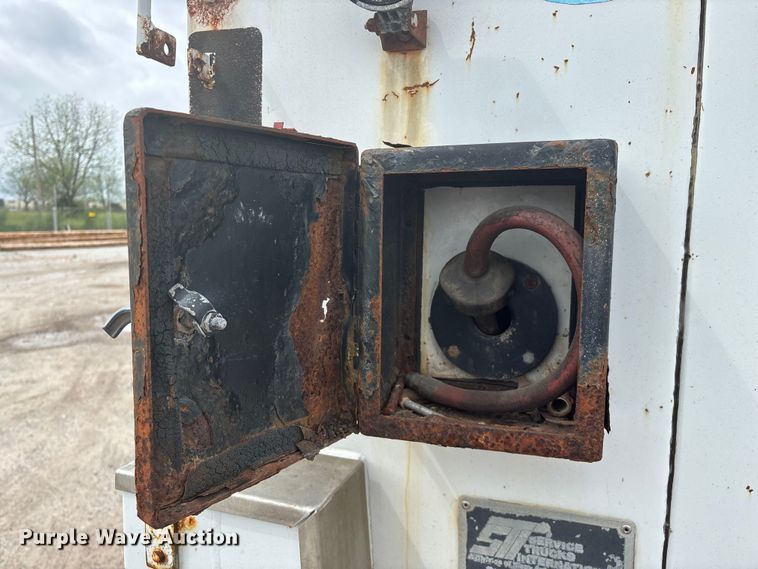 image for item FG0250 2006 Ford F650 utility / service truck