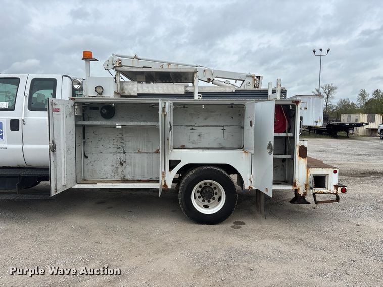 image for item FG0250 2006 Ford F650 utility / service truck