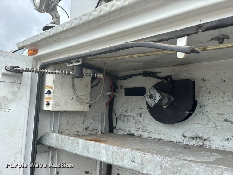 image for item FG0250 2006 Ford F650 utility / service truck