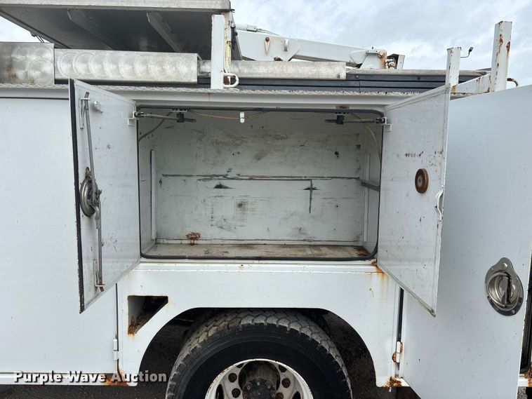 image for item FG0250 2006 Ford F650 utility / service truck