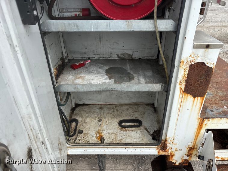 image for item FG0250 2006 Ford F650 utility / service truck