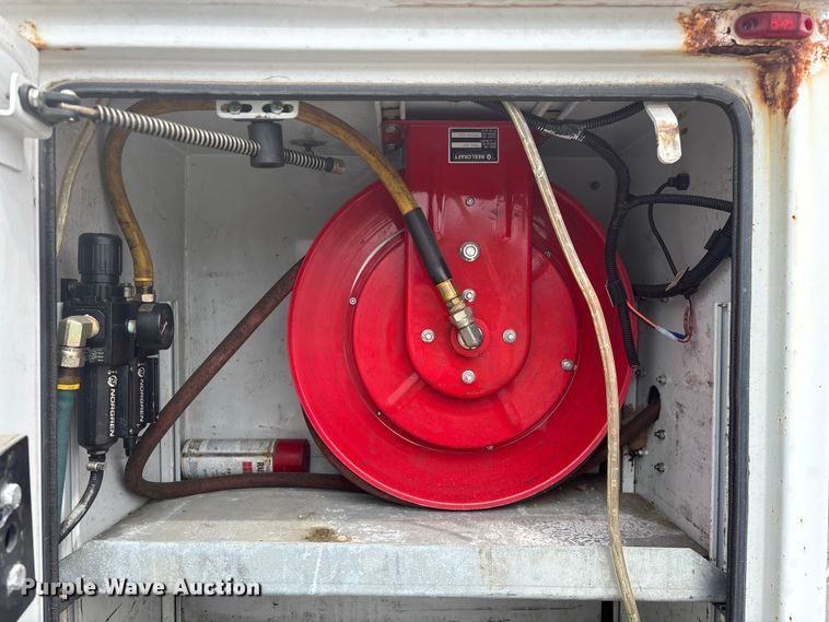 image for item FG0250 2006 Ford F650 utility / service truck