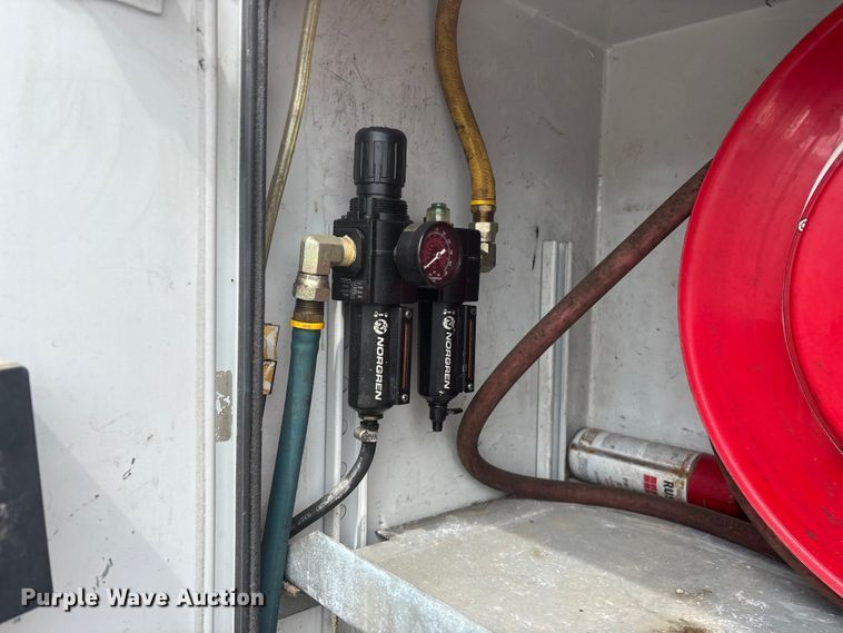 image for item FG0250 2006 Ford F650 utility / service truck