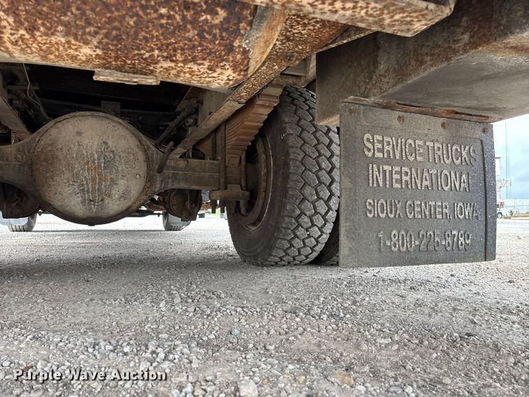 image for item FG0250 2006 Ford F650 utility / service truck