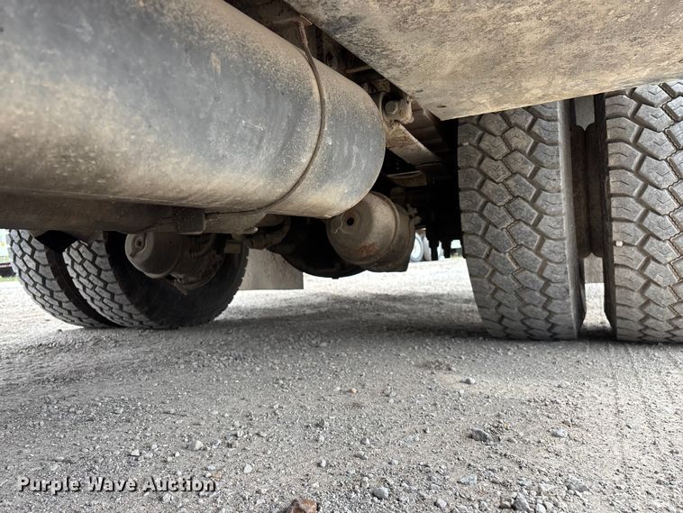 image for item FG0250 2006 Ford F650 utility / service truck