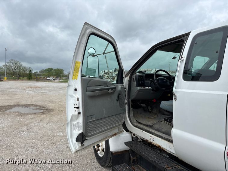 image for item FG0250 2006 Ford F650 utility / service truck