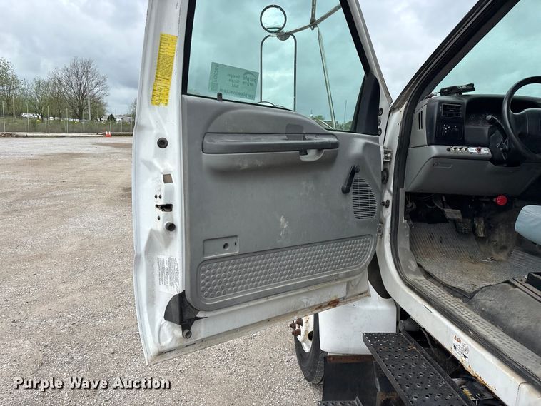 image for item FG0250 2006 Ford F650 utility / service truck