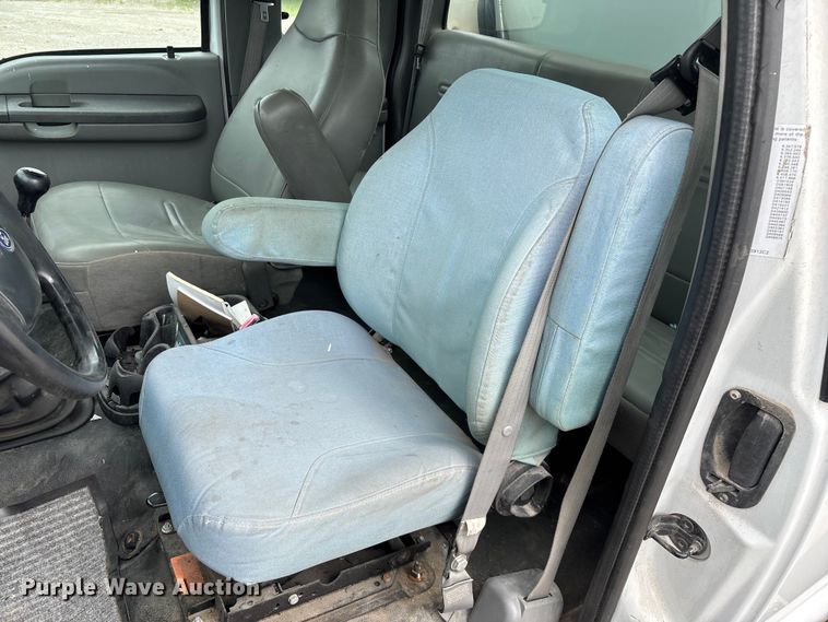 image for item FG0250 2006 Ford F650 utility / service truck