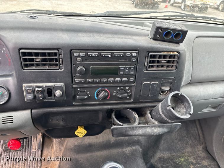 image for item FG0250 2006 Ford F650 utility / service truck