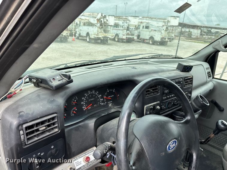 image for item FG0250 2006 Ford F650 utility / service truck