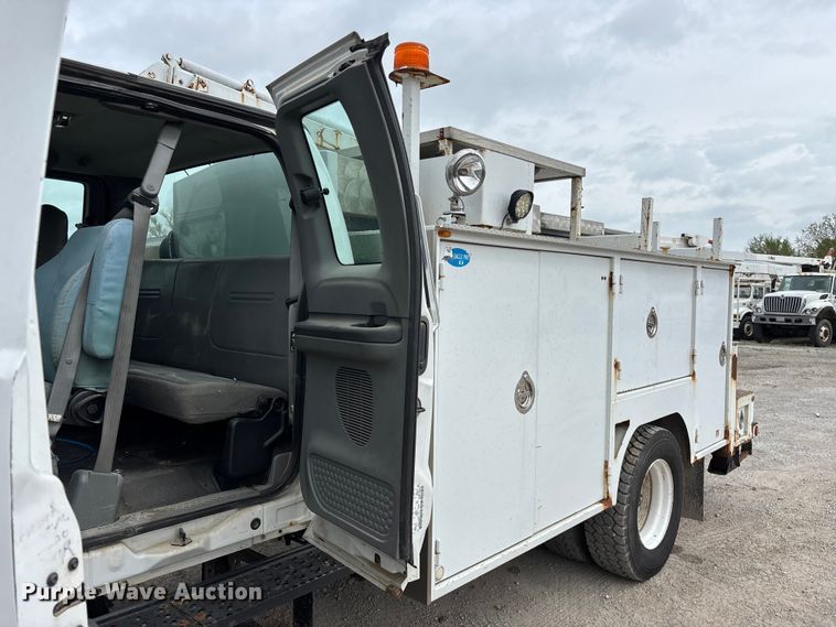 image for item FG0250 2006 Ford F650 utility / service truck