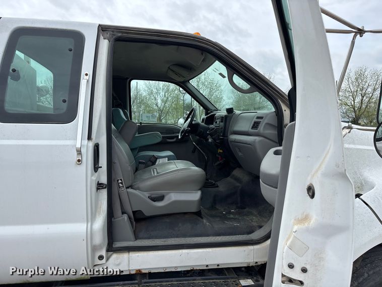 image for item FG0250 2006 Ford F650 utility / service truck