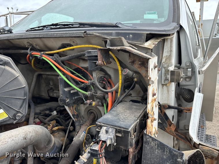 image for item FG0250 2006 Ford F650 utility / service truck