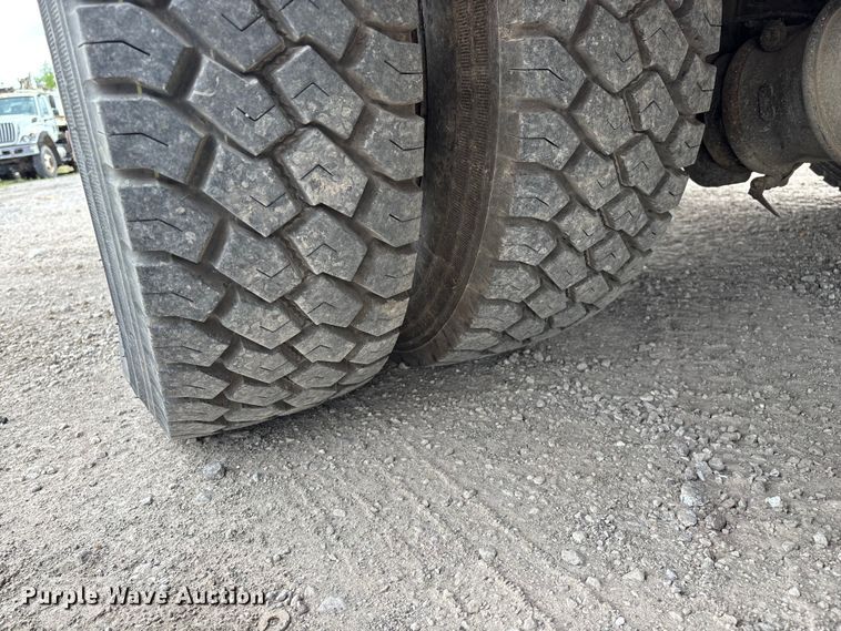 image for item FG0250 2006 Ford F650 utility / service truck