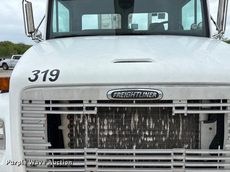 image for item FG0251 2001 Freightliner FL80 bucket truck