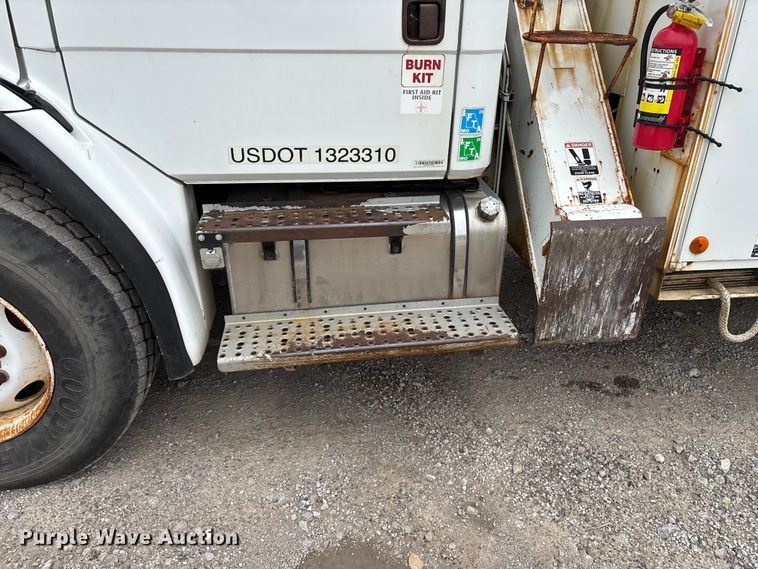 image for item FG0251 2001 Freightliner FL80 bucket truck