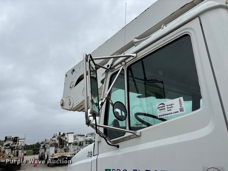 image for item FG0251 2001 Freightliner FL80 bucket truck