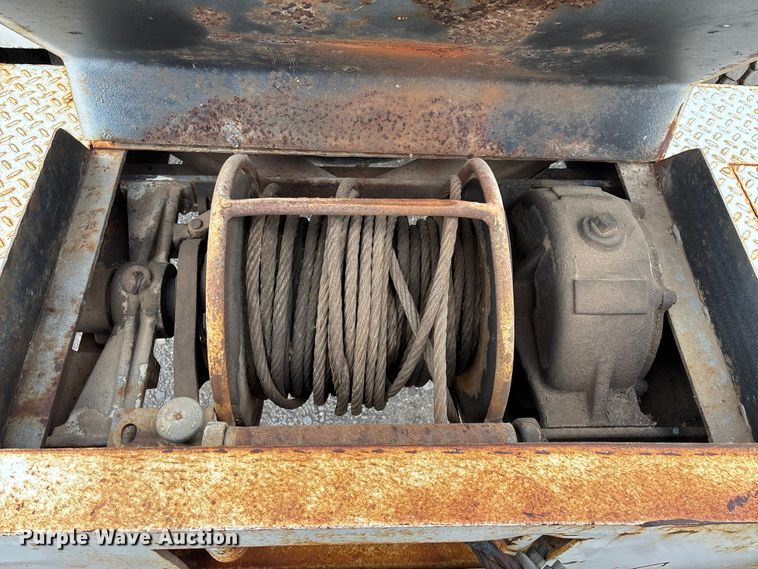 image for item FG0251 2001 Freightliner FL80 bucket truck