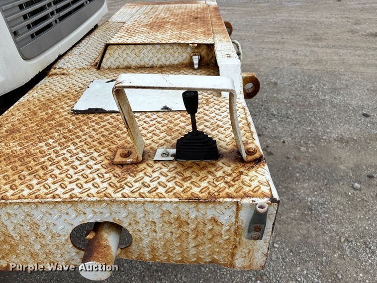 image for item FG0251 2001 Freightliner FL80 bucket truck