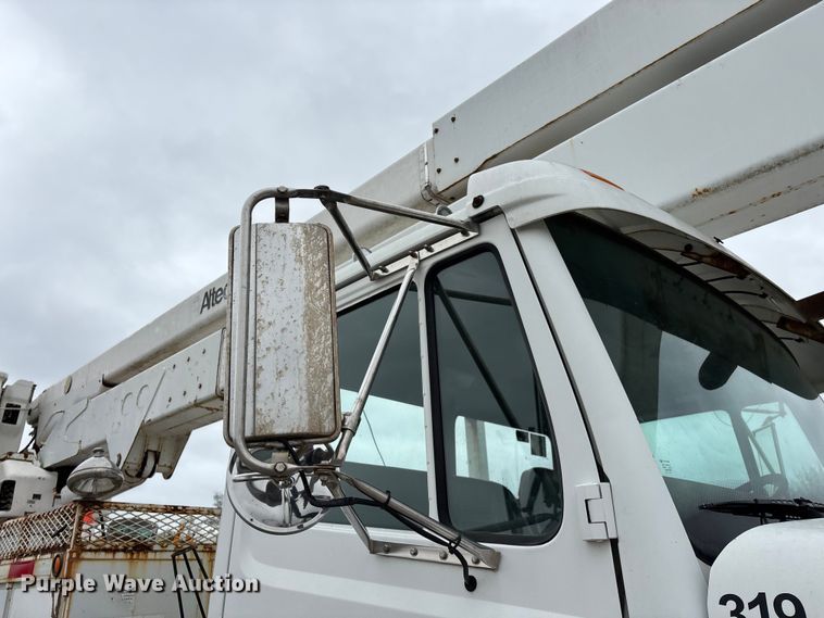 image for item FG0251 2001 Freightliner FL80 bucket truck