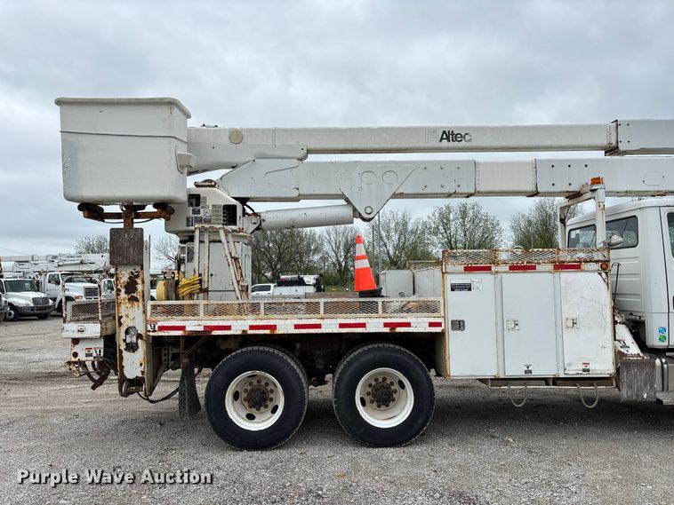 image for item FG0251 2001 Freightliner FL80 bucket truck