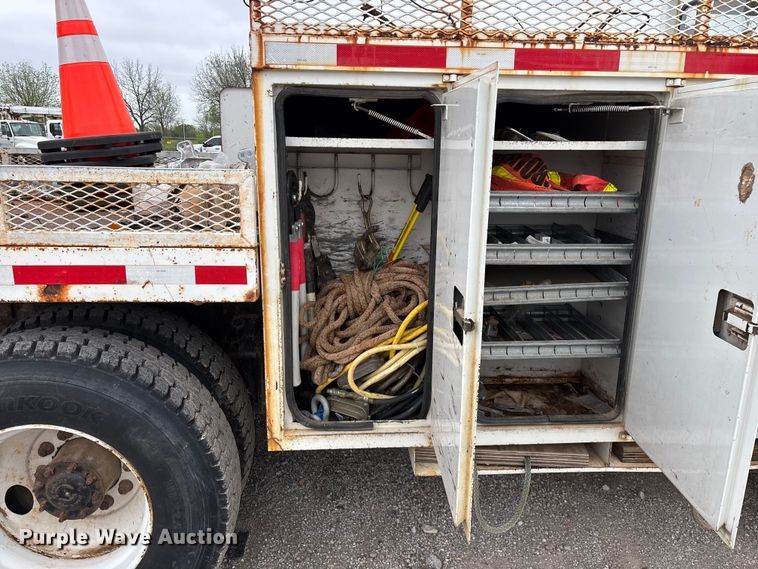 image for item FG0251 2001 Freightliner FL80 bucket truck