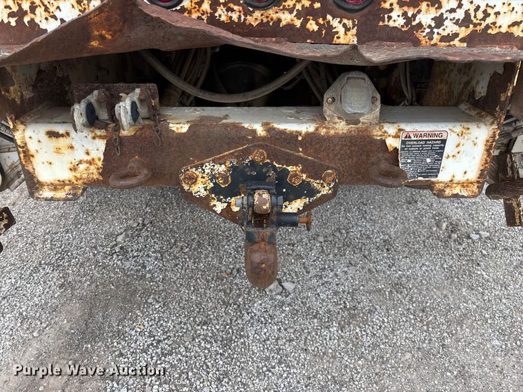 image for item FG0251 2001 Freightliner FL80 bucket truck