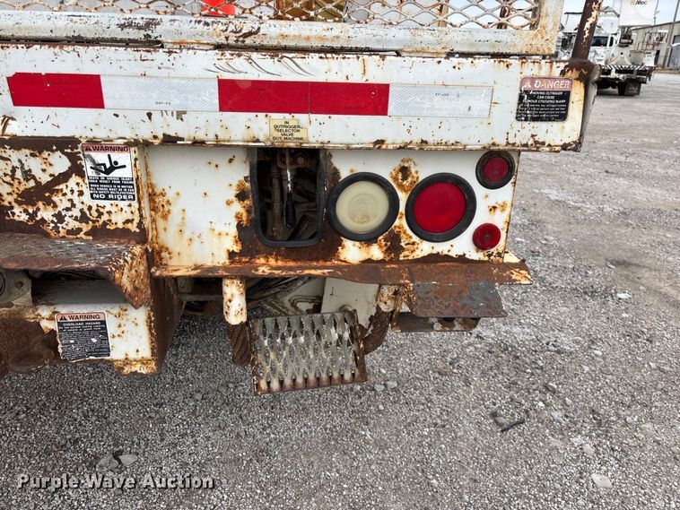 image for item FG0251 2001 Freightliner FL80 bucket truck