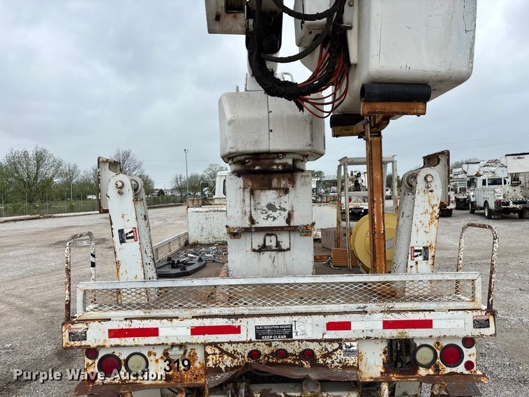 image for item FG0251 2001 Freightliner FL80 bucket truck