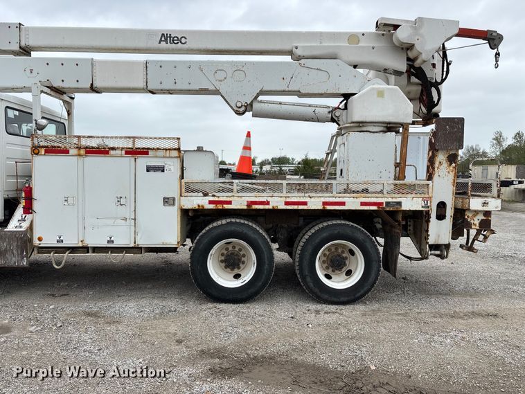 image for item FG0251 2001 Freightliner FL80 bucket truck