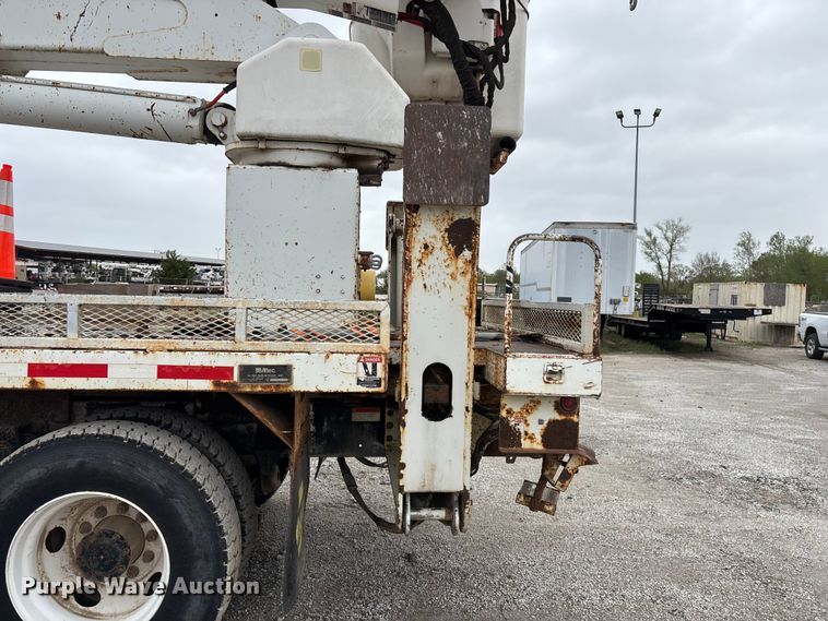 image for item FG0251 2001 Freightliner FL80 bucket truck