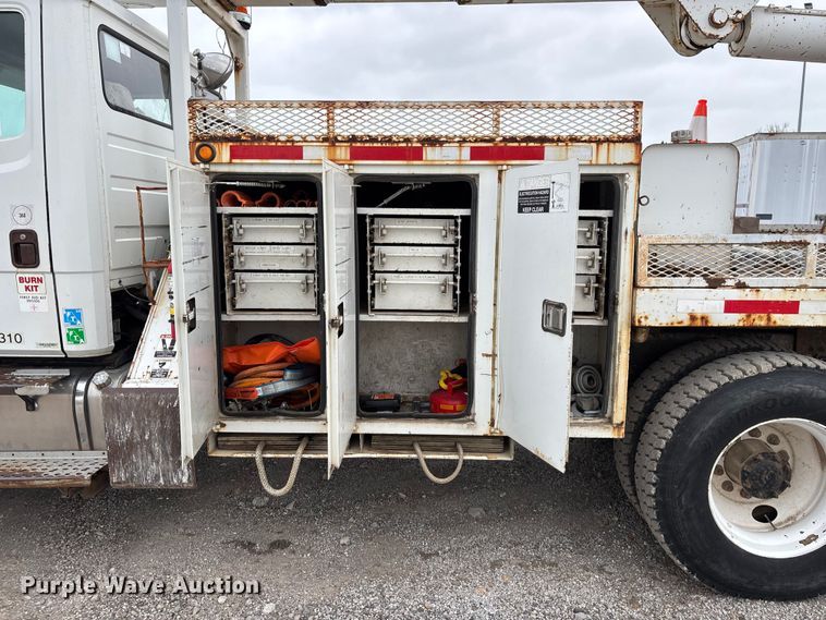 image for item FG0251 2001 Freightliner FL80 bucket truck