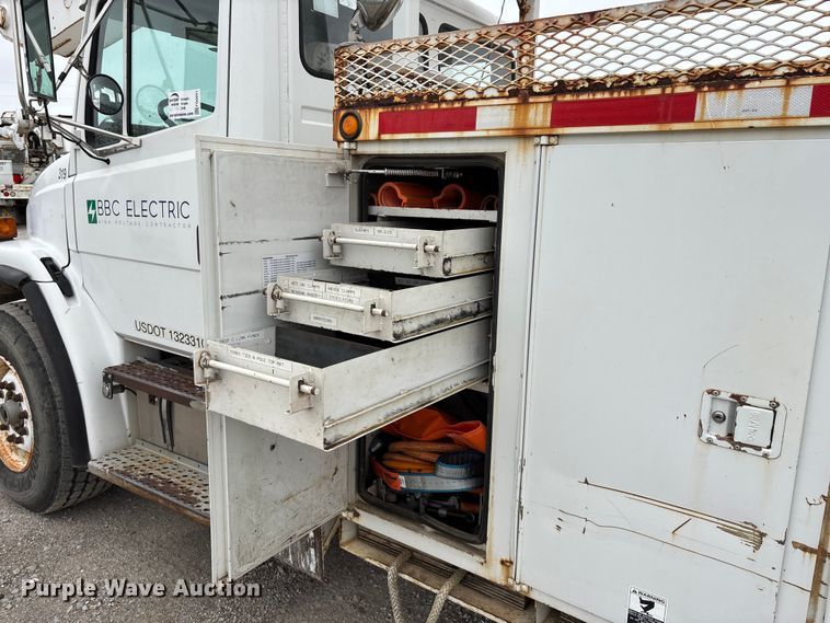 image for item FG0251 2001 Freightliner FL80 bucket truck