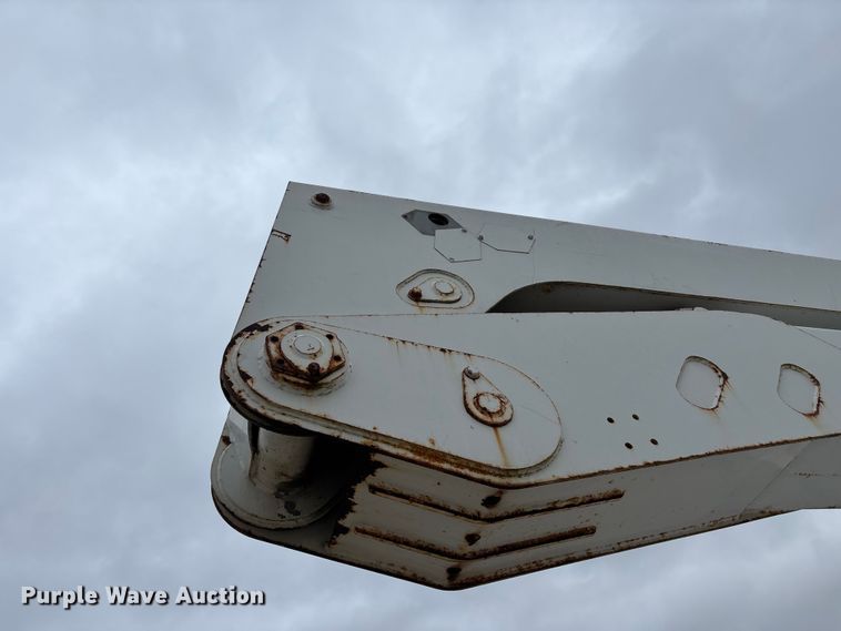 image for item FG0251 2001 Freightliner FL80 bucket truck
